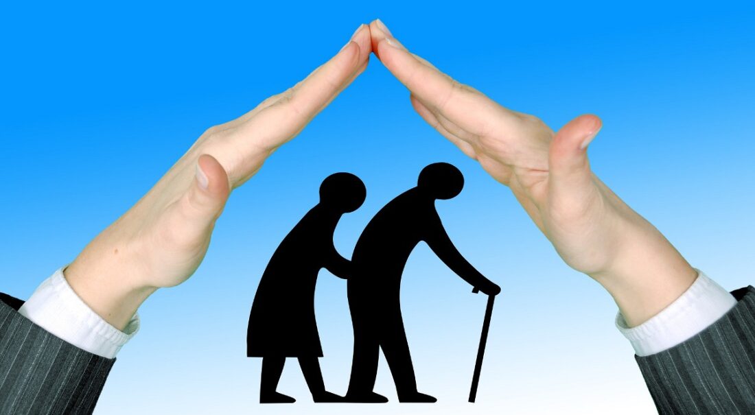 Допомога літнім людям