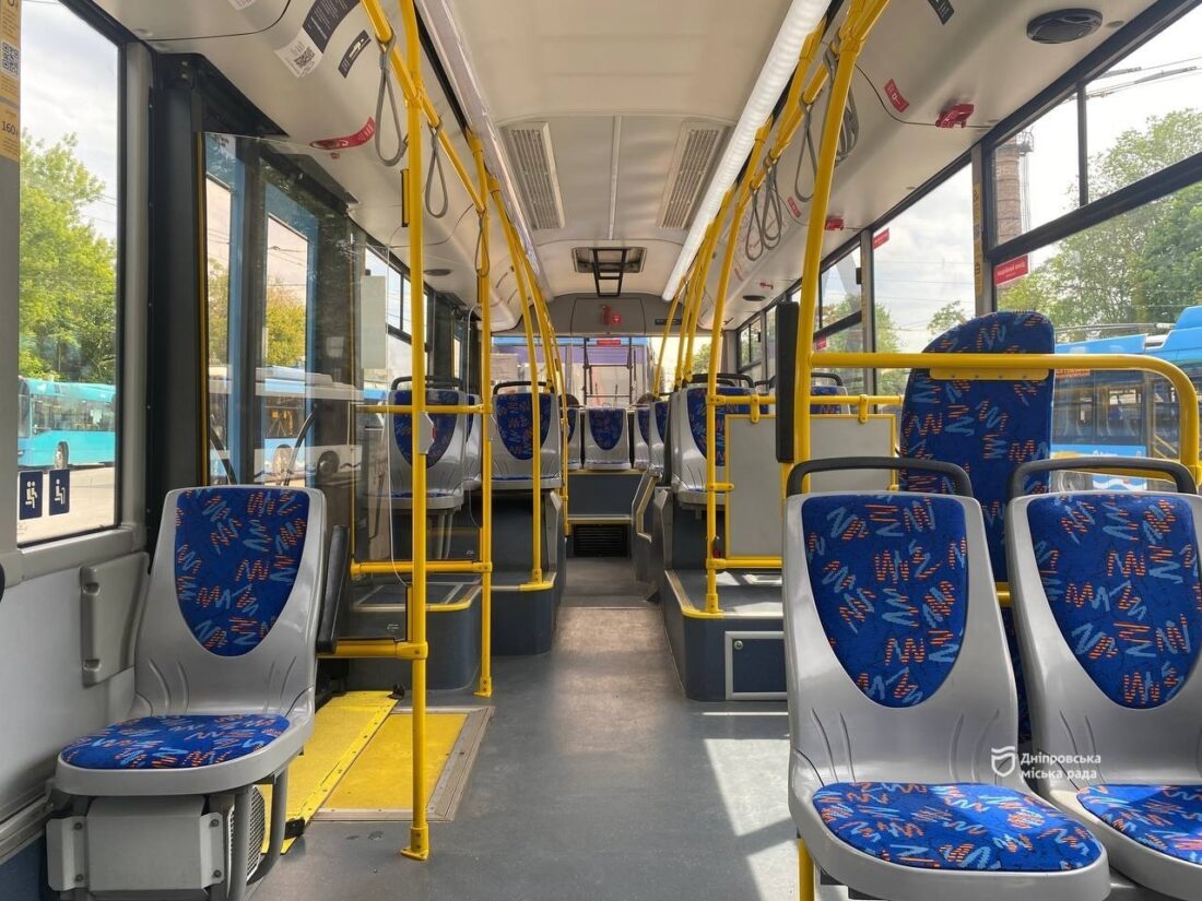 Сидіння у тролейбусі