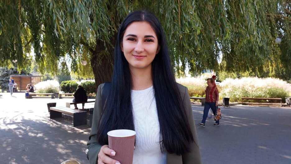 Вчителька Сєда Варданян