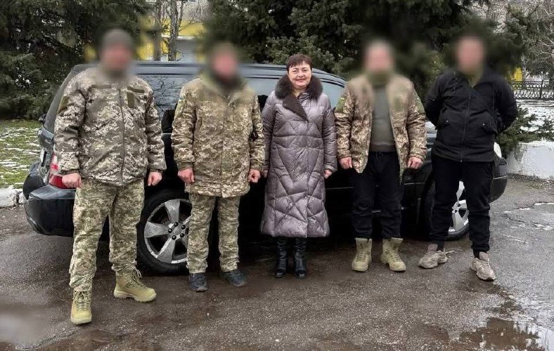 Лихівська громада передала військовим автомобіль