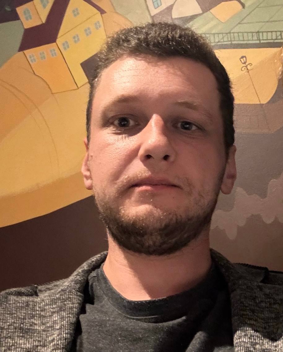 Місток між казкою та реальністю: як дитячий психотерапевт Олександр Зінченко допомагає дітям прожити війну фото 8