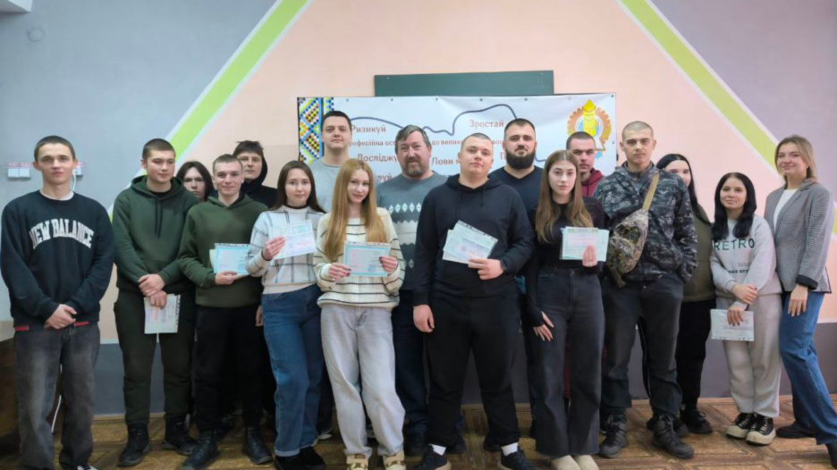 Перший випуск — перші кроки у професійне майбутнє: у ДПТНЗ “ЗДЦ ПТО” відбувся захист дипломних проєктів фото 1