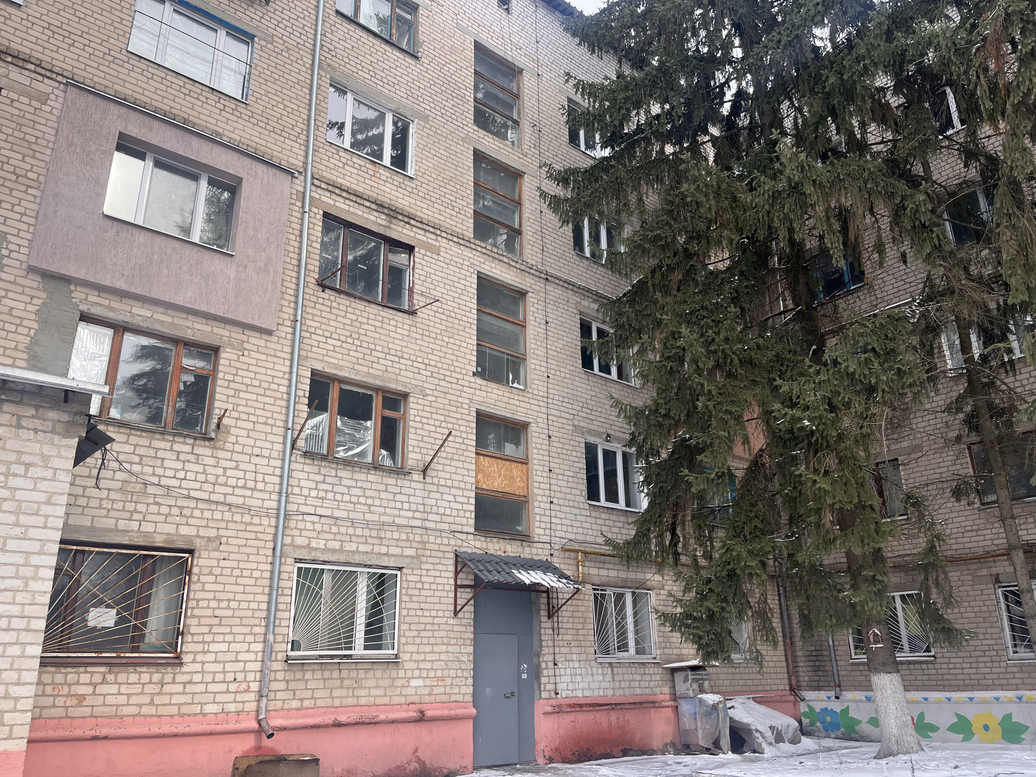 У Вільногірську тренерка з трьома дітьми живе у будинку без газу й опалення: вдома — 5–7 градусів, платіжки за світло — до 10 тисяч фото 4