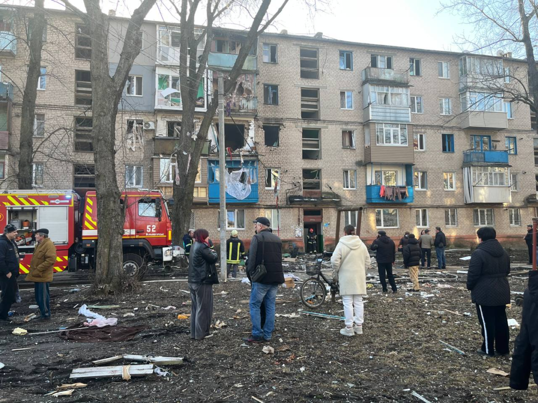 У Вільногірську пролунав вибух у житловому будинку: є постраждалі фото 3