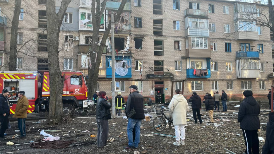 У Вільногірську пролунав вибух у житловому будинку: є постраждалі фото 1