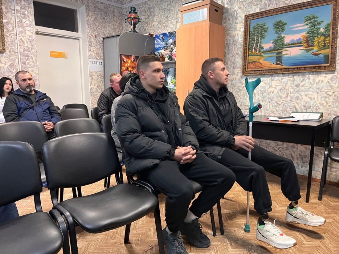 Зустріч з ветеранами та родинами військових: у Вільногірську відбувся виїзний прийом Омбудсмана за участі радника з питань ветеранів Максима Шункіна фото 4