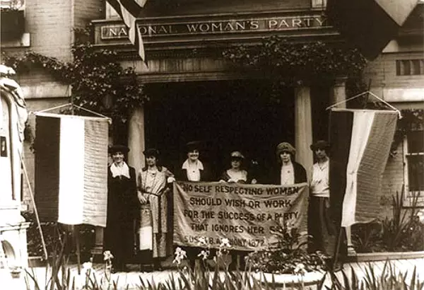 Історія свята 8 березня: від маршу за права до сучасного свята фото 2