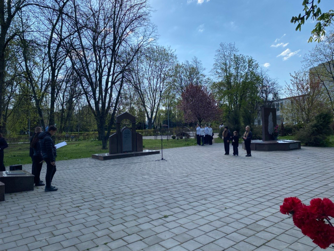 “Чорнобиль не можна забути”: у Вільногірську вшанували пам’ять жертв найбільшої техногенної катастрофи фото 3