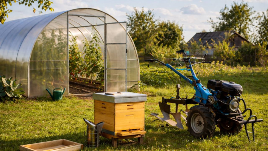 Теплиця, вулик чи мотоблок: для жителів сіл Вільногірської громади відкрили набір на агродопомогу фото 1