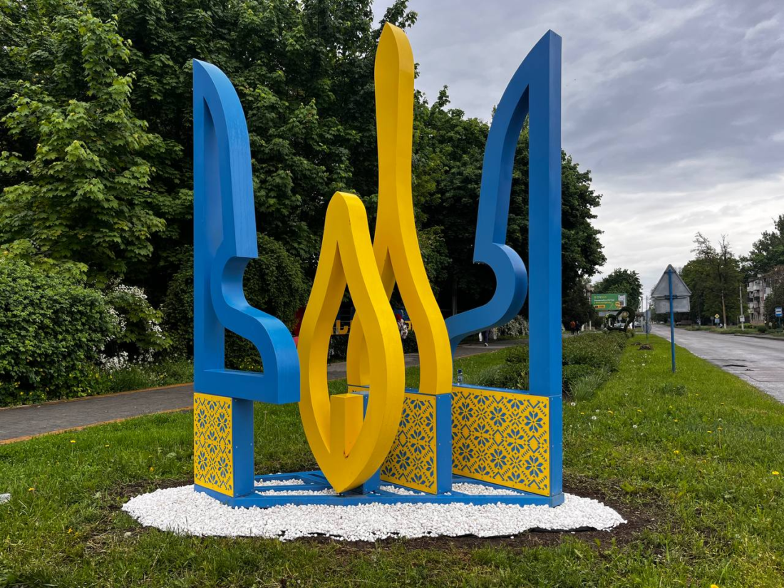 Від Тризуба до клумб: як у Вільногірську депутатка Олена Новікова власноруч змінює міський простір фото 12