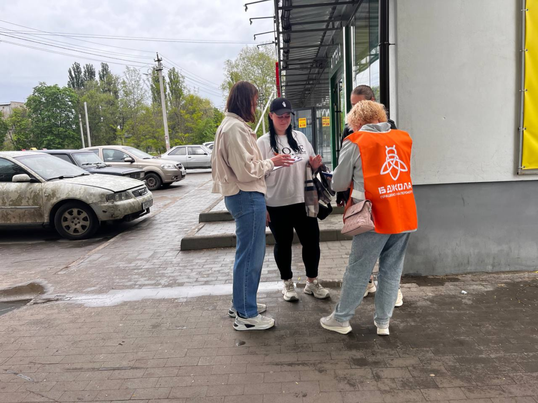 Потяг проходить повз, а люди їдуть через пів області: у Вільногірську збирають підписи за зупинку рейсу Дніпро-Львів фото 3