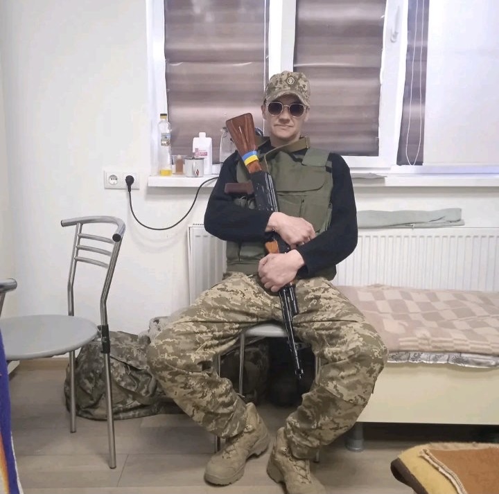 “Я маю захистити тебе і свою землю”: історія Віталія Цоя очима матері  фото 7