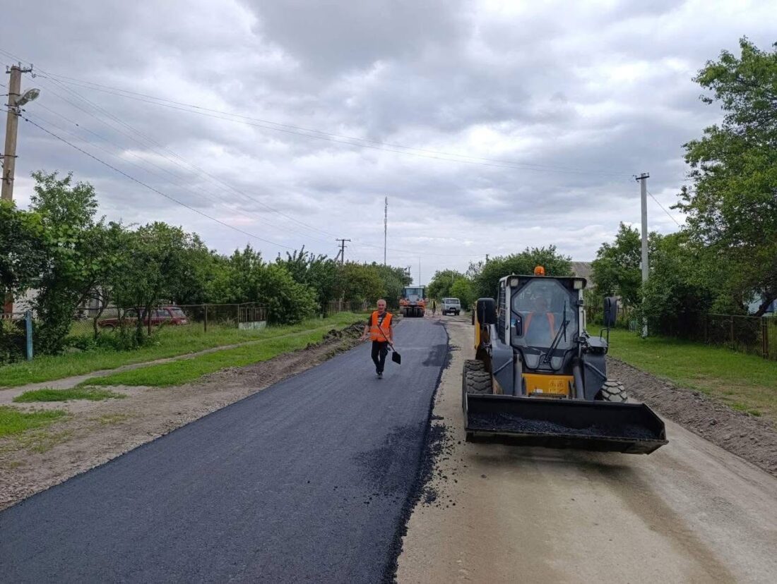 У Лихівській громаді продовжують ремонт дороги обласного значення  фото 2