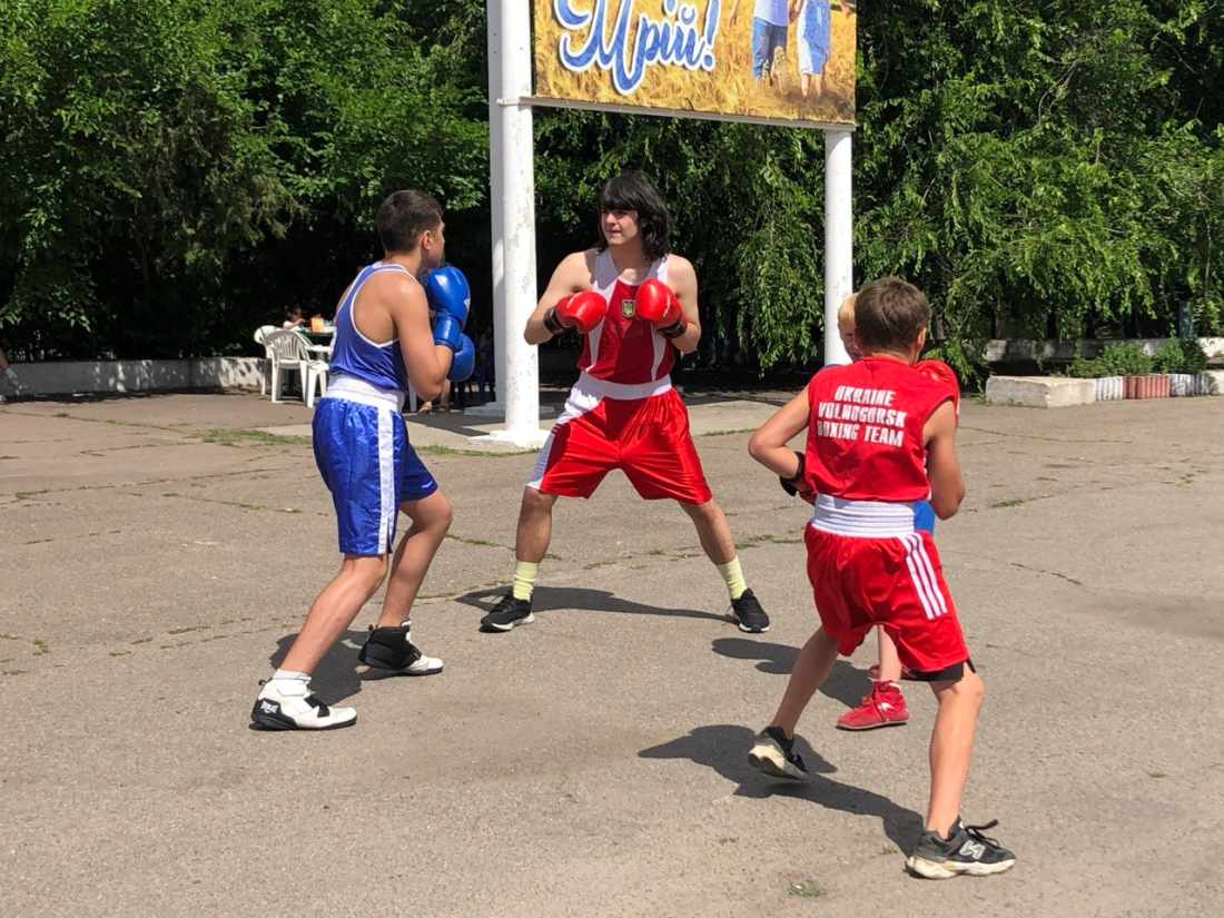 Конституція, пам’ять і єдність: як у Вільногірську відзначили День Конституції України фото 11