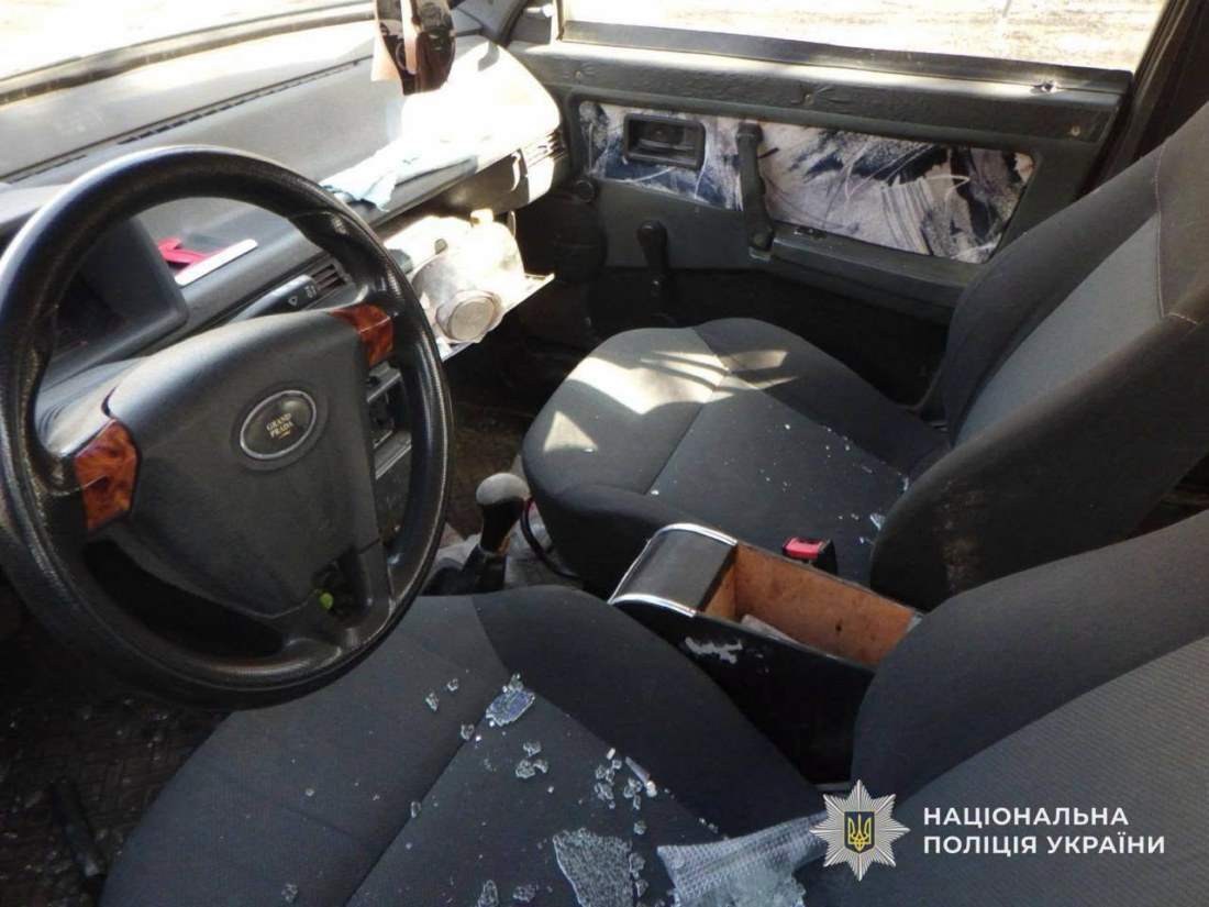 У Вільногірську троє підлітків за день обікрали два автомобілі фото 3