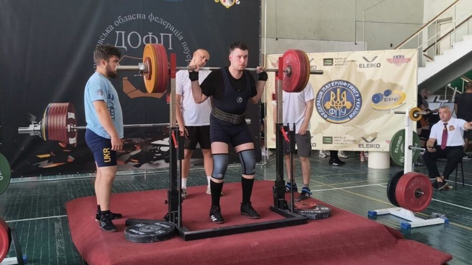 Вільногірськ змагався на відкритому чемпіонат області з класичного пауерліфтингу  фото 1