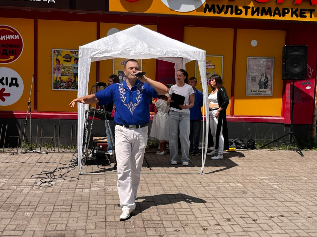 Три години музики просто неба: у Вільногірську благодійним концертом зібрали понад 5 тисяч гривень для поранених захисників фото 9
