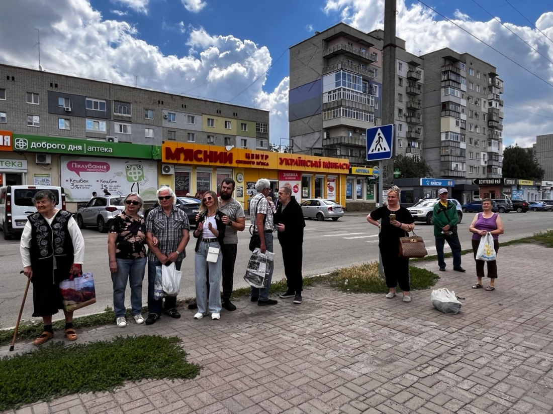 Три години музики просто неба: у Вільногірську благодійним концертом зібрали понад 5 тисяч гривень для поранених захисників фото 11