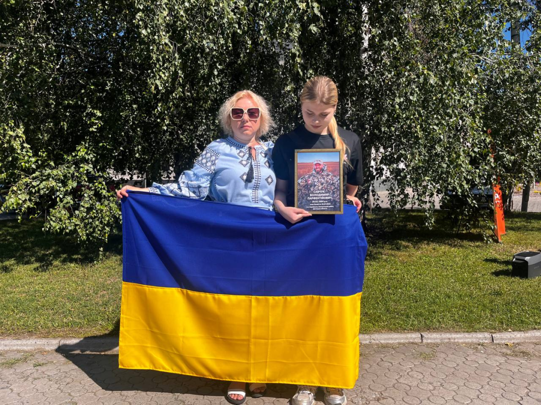 “Поки лунає цей дзвін – живе надія”: у Вільногірську вперше провели акцію на підтримку військовополонених і безвісти зниклих фото 10