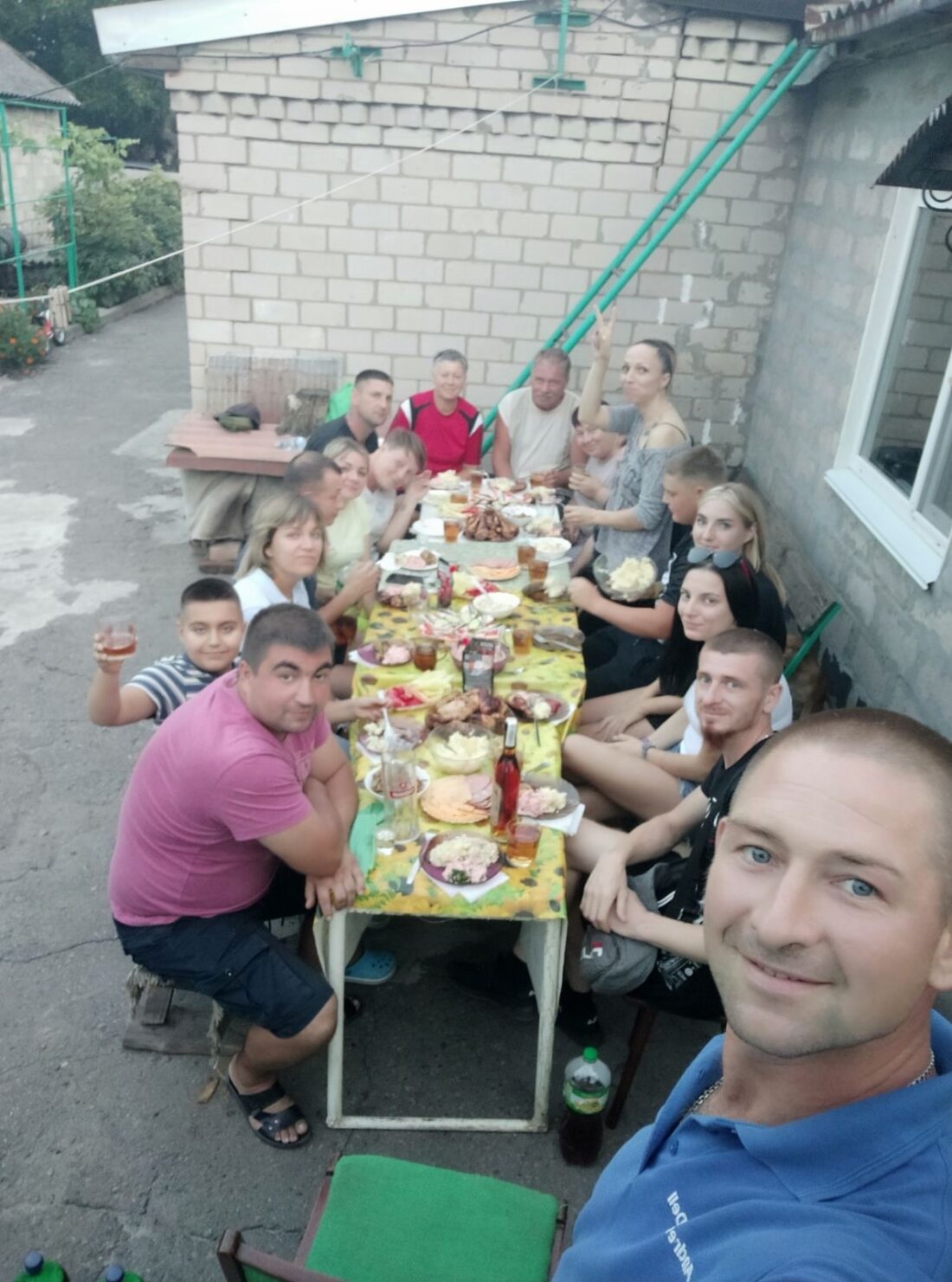 “Я тепер завжди лелек восени проводжаю, плачу, а навесні зустрічаю – це наші діти”: історія воїна Євгена з Божедарівки за спогадами матері Ірини фото 5