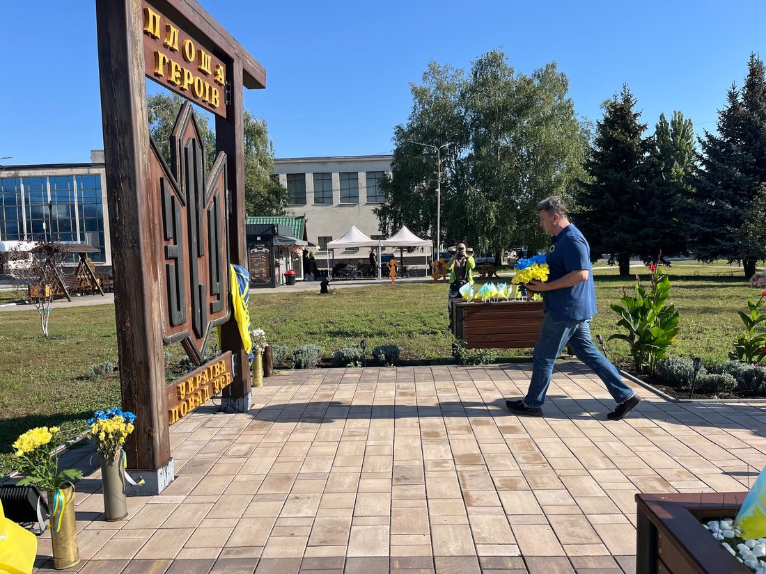 Як вихідні у Вільногірську обʼєднали місто навколо болю і вдячності  фото 4