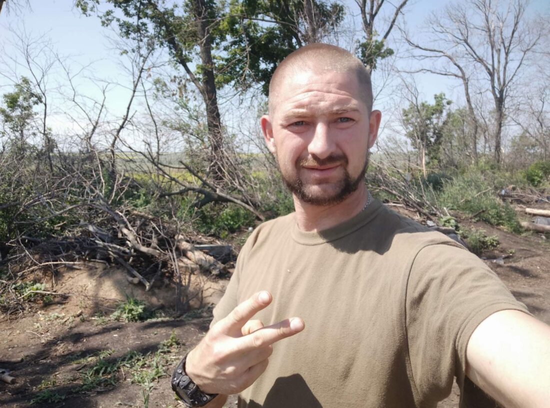 “Я тепер завжди лелек восени проводжаю, плачу, а навесні зустрічаю – це наші діти”: історія воїна Євгена з Божедарівки за спогадами матері Ірини фото 2