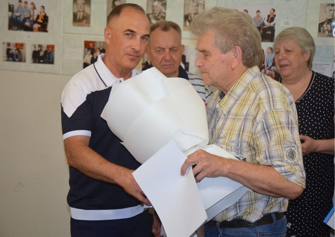 Хто отримав відзнаки до 70-річчя Вільногірська: публікуємо фото з урочистостей та список нагороджених фото 12