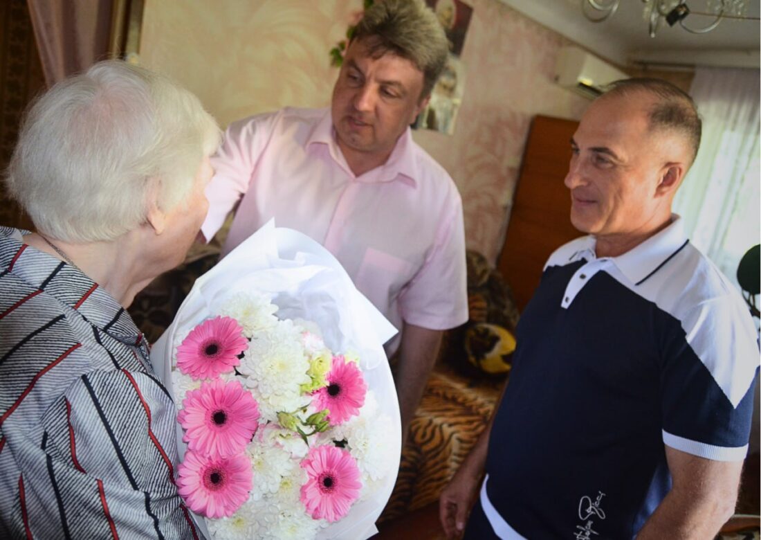 Хто отримав відзнаки до 70-річчя Вільногірська: публікуємо фото з урочистостей та список нагороджених фото 3