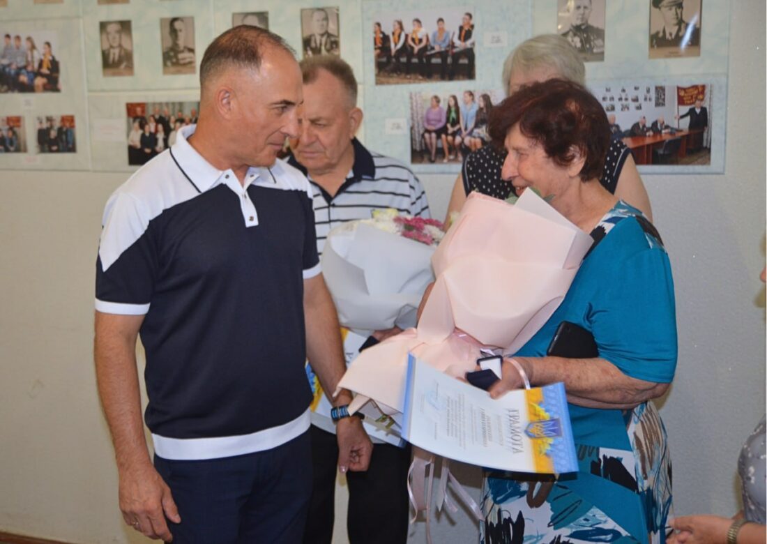 Хто отримав відзнаки до 70-річчя Вільногірська: публікуємо фото з урочистостей та список нагороджених фото 7