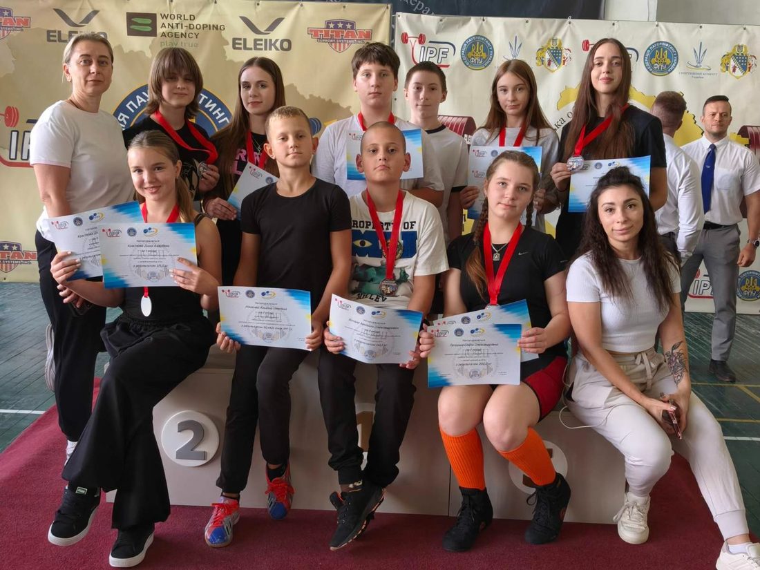 Вільногірські пауерліфтери здобули 15 нагород на чемпіонаті області фото 11