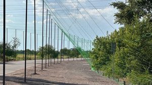На дорогах Дніпропетровщини облаштують понад 66 км антидронових конструкцій фото 1