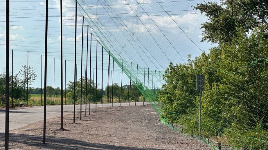 На дорогах Дніпропетровщини облаштують понад 66 км антидронових конструкцій фото 7